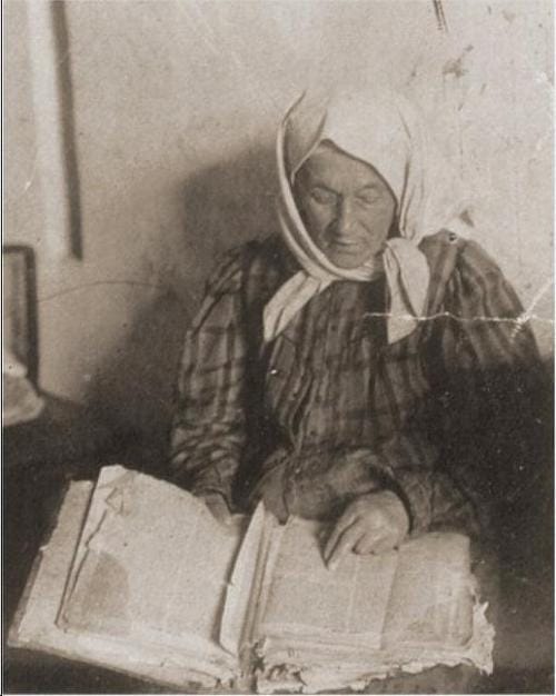 Shabbat Gathering: The most popular book in Yiddish ever.