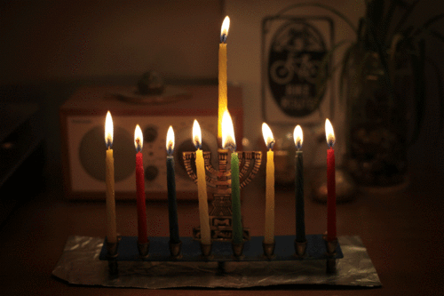 Shabbat Gathering: Let's be each other's light.